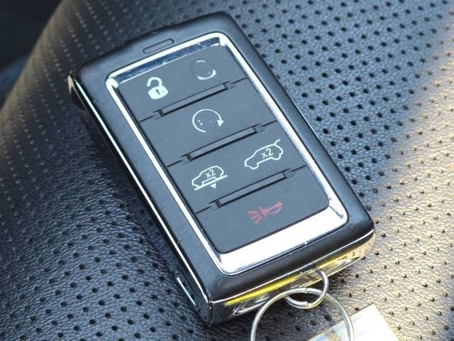 Used 2025 Diamond Black Crystal Pearlcoat Jeep Base image 49