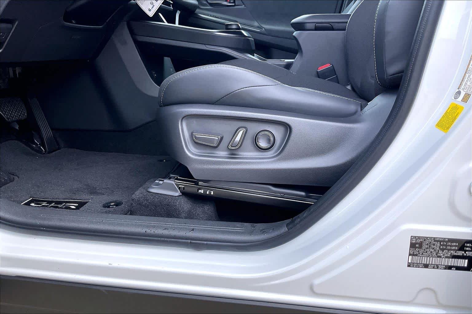 2026 Toyota C-HR SE - Photo 20