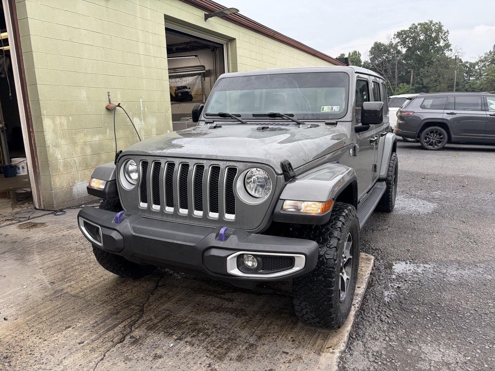 Used 2021 Sting-Grey Jeep Unlimited Sahara image 3