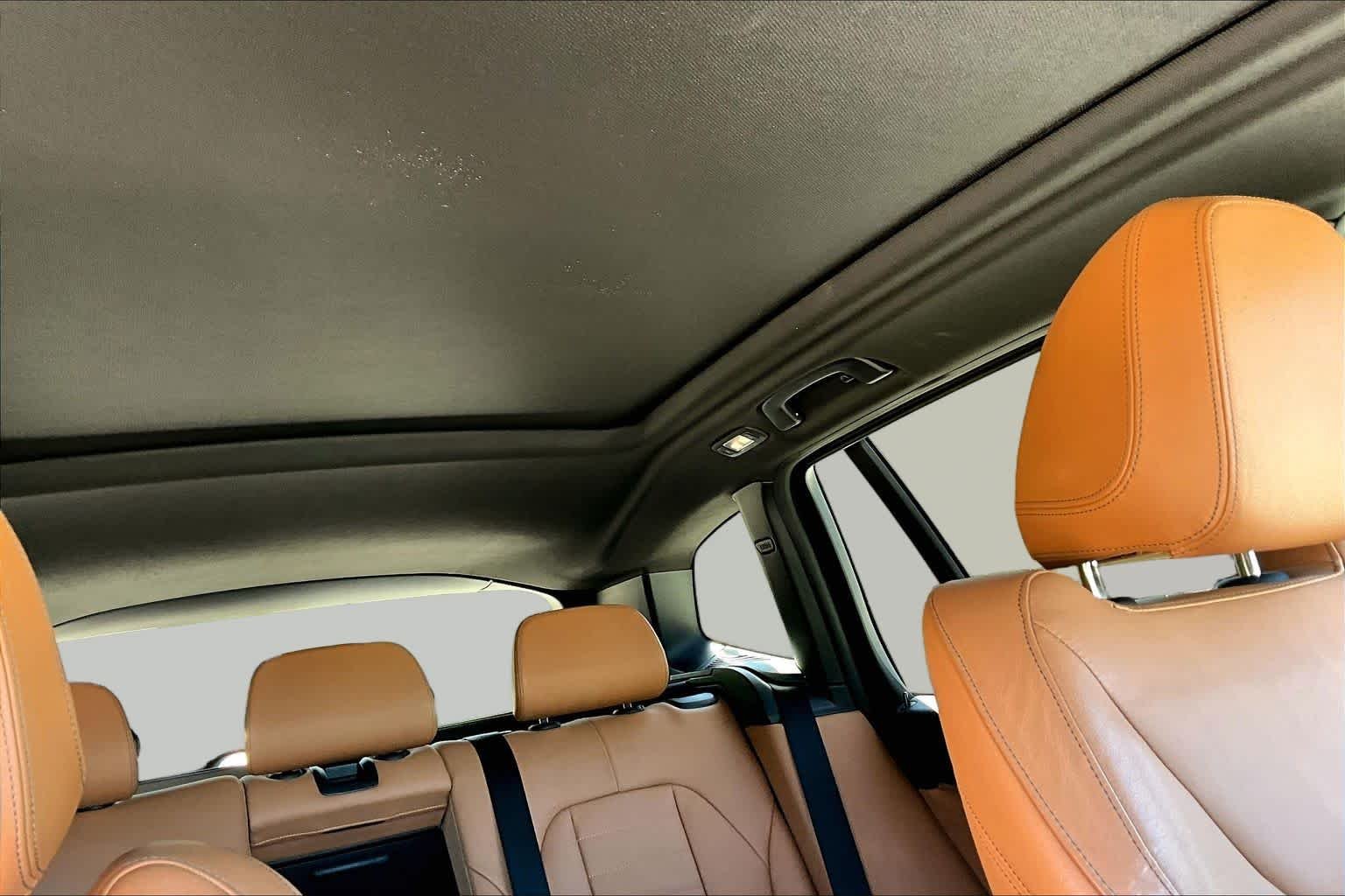 Used 2018 Phytonic Blue Metallic BMW xDrive30i image 14