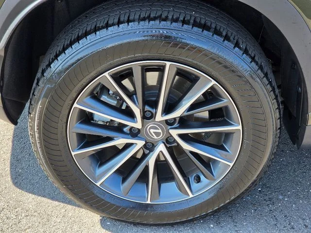 Used 2024 Green Lexus 350 Premium image 12