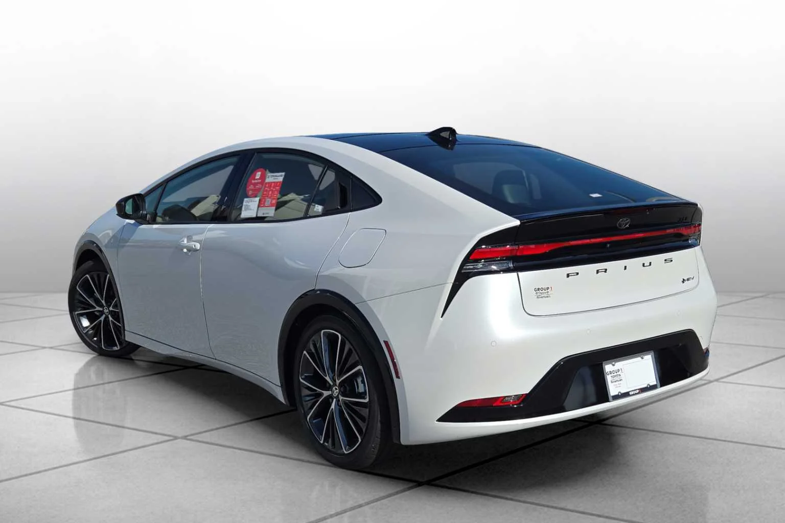 New 2027 Wind Chill Pearl Toyota XLE image 13