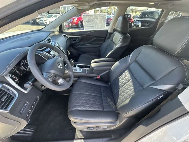 Used 2024 White Nissan Platinum image 15