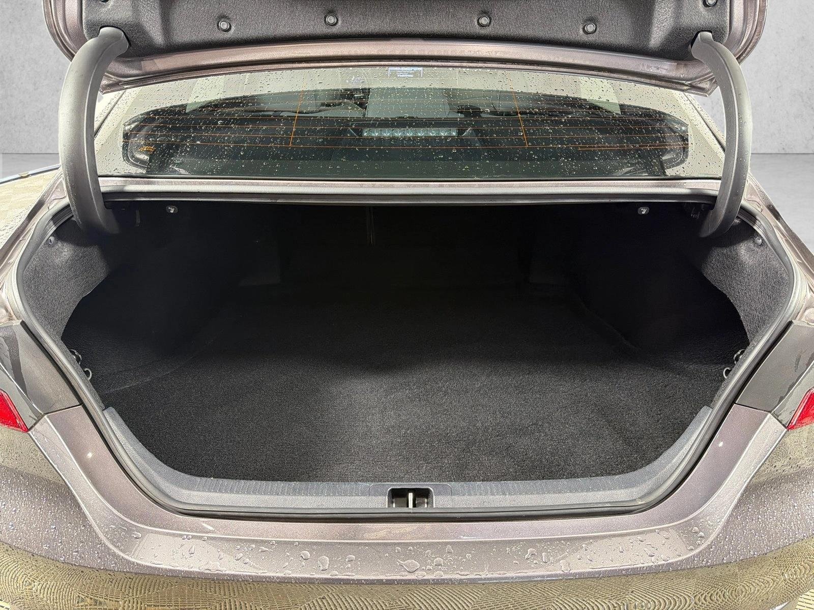Used 2022 Celestial Silver Metallic Toyota Hybrid XLE image 18