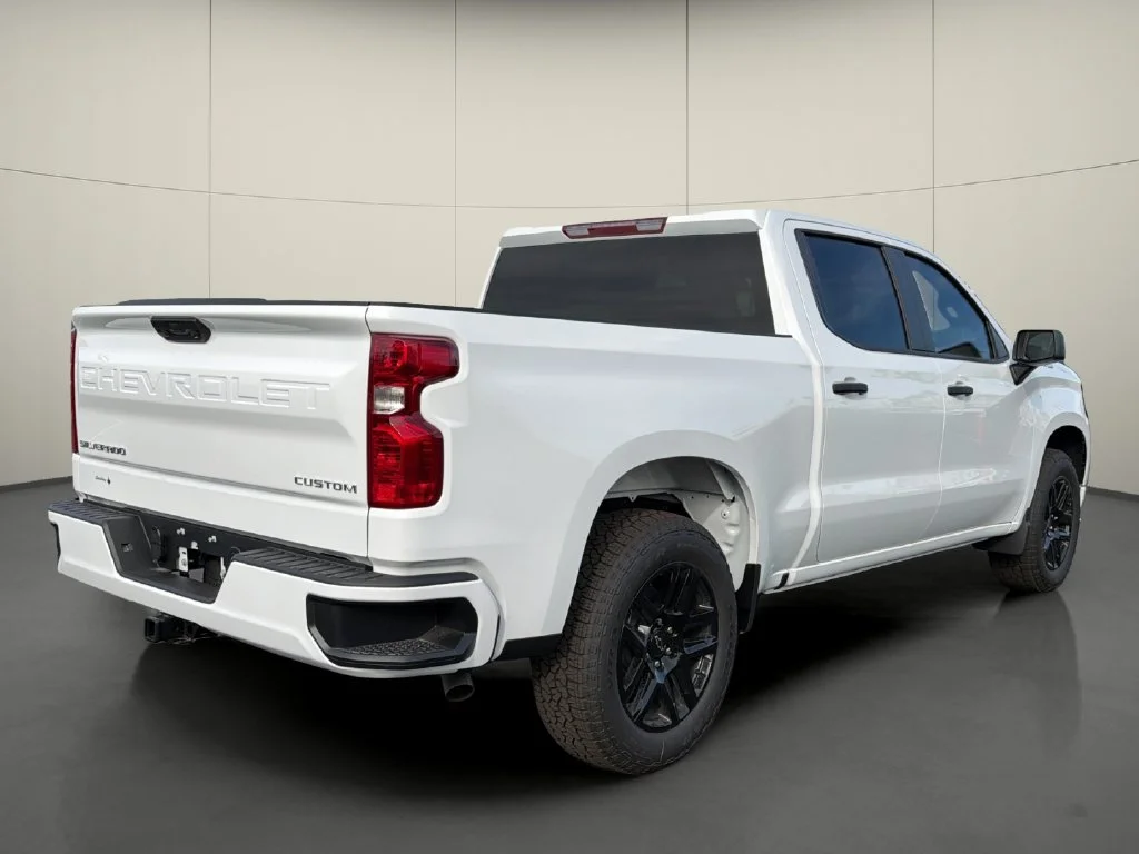New 2026 Summit White Chevrolet Custom image 7