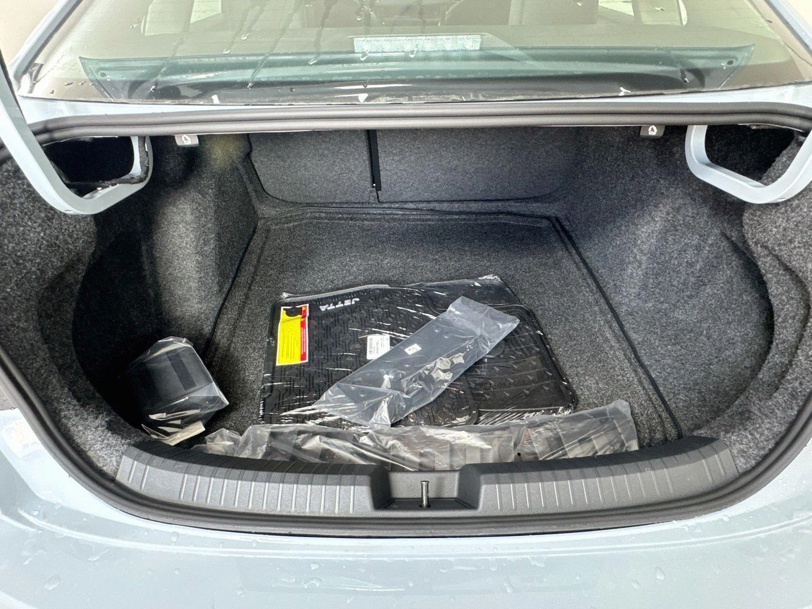 New 2027 GRAY Volkswagen SE image 26