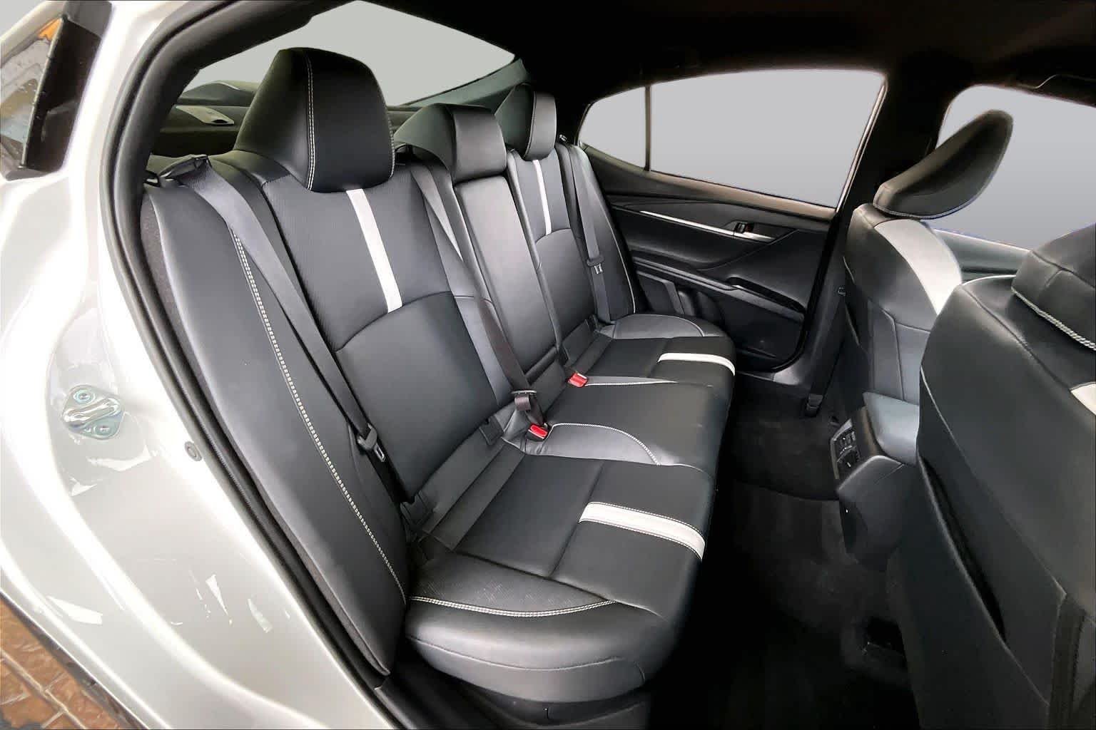 Used 2025 Ice Cap Toyota SE image 18