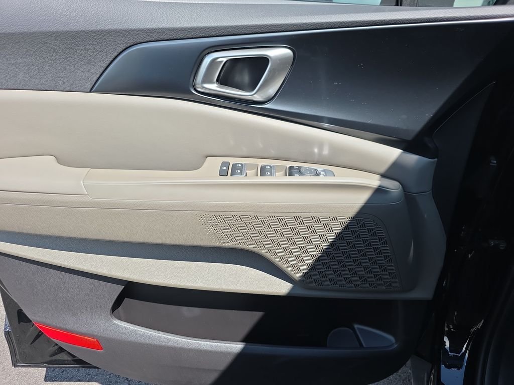 New 2026 Aurora Black Pearl Kia LXS image 17