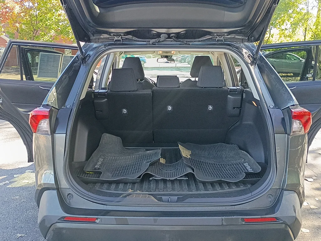 Used 2020 Magnetic Gray Metallic Toyota LE image 14