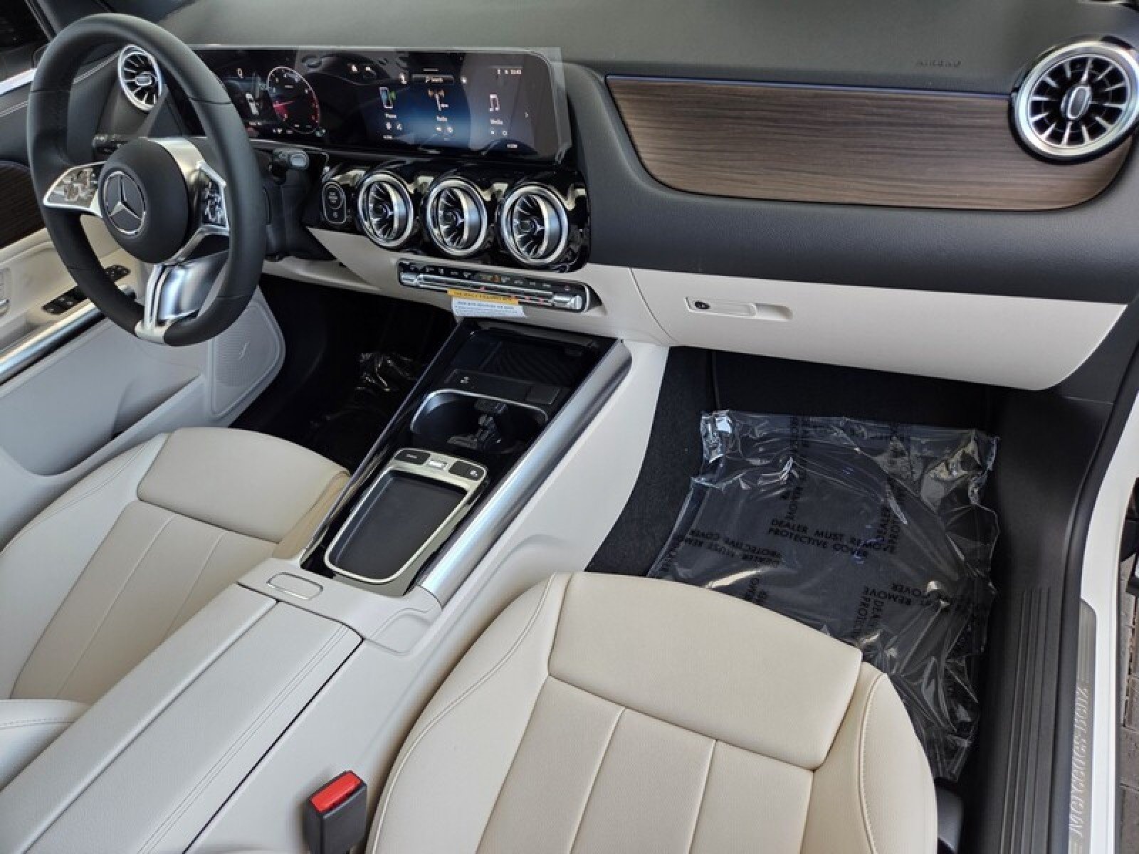 New 2026 Polar White Mercedes-Benz GLA 250 SUV image 19