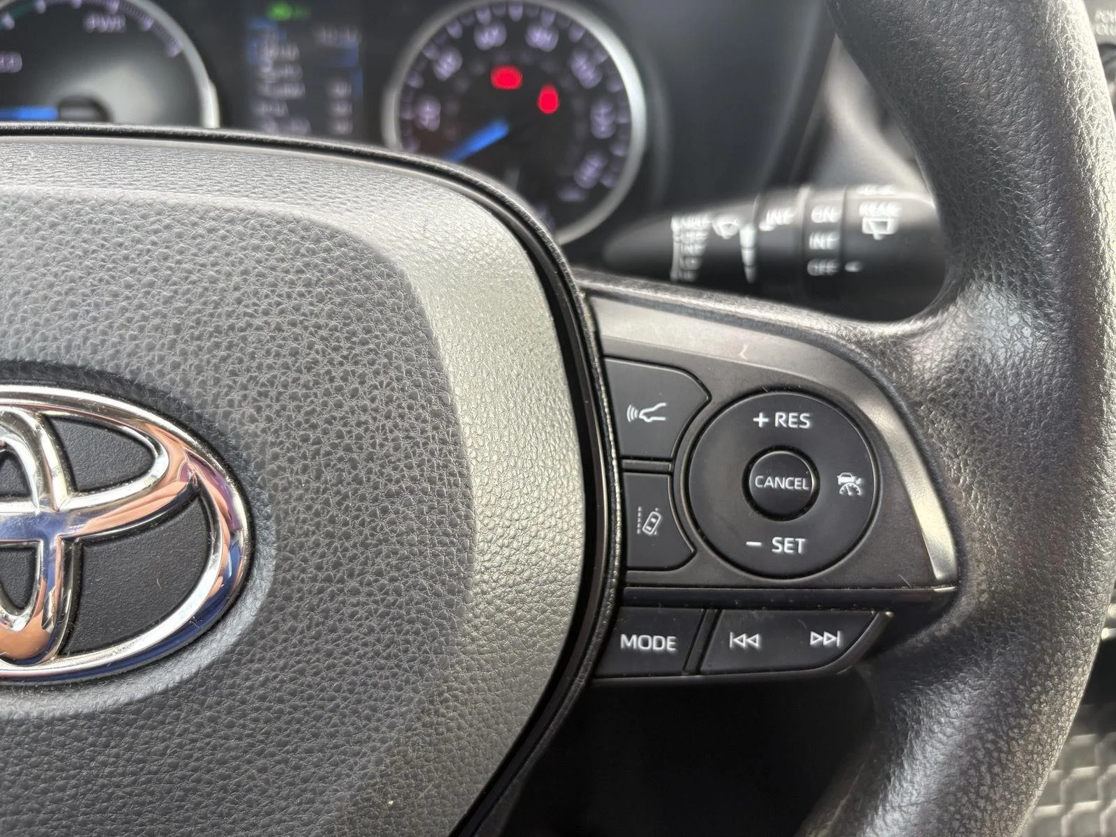 Used 2022 Silver Sky Metallic Toyota Hybrid XLE image 29