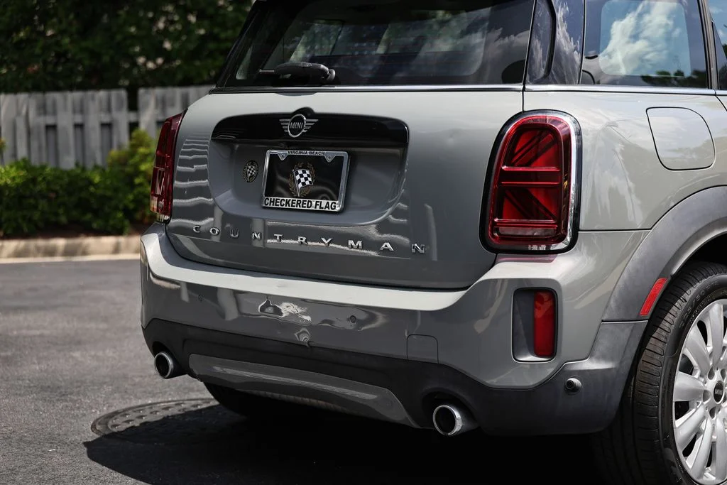 Used 2021 Moonwalk Gray Metallic MINI Classic image 10