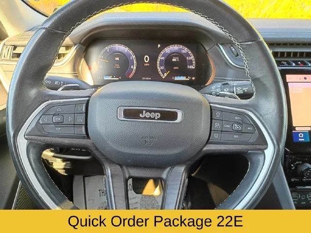 Used 2022 Gray Jeep Limited image 13