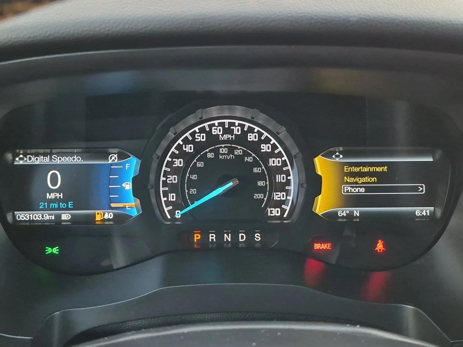 Used 2022 Cactus Gray Ford LARIAT image 9