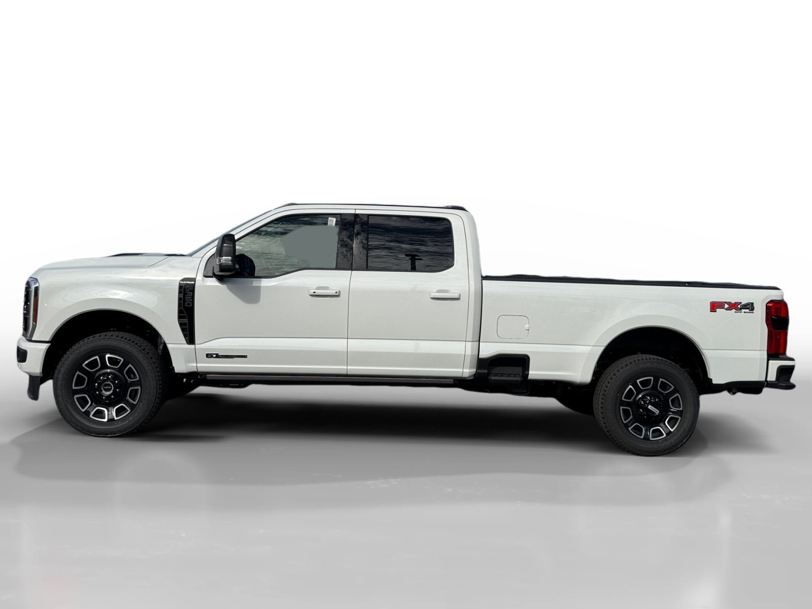 New 2026 Star White Metallic Tri-Coat Ford Platinum image 2