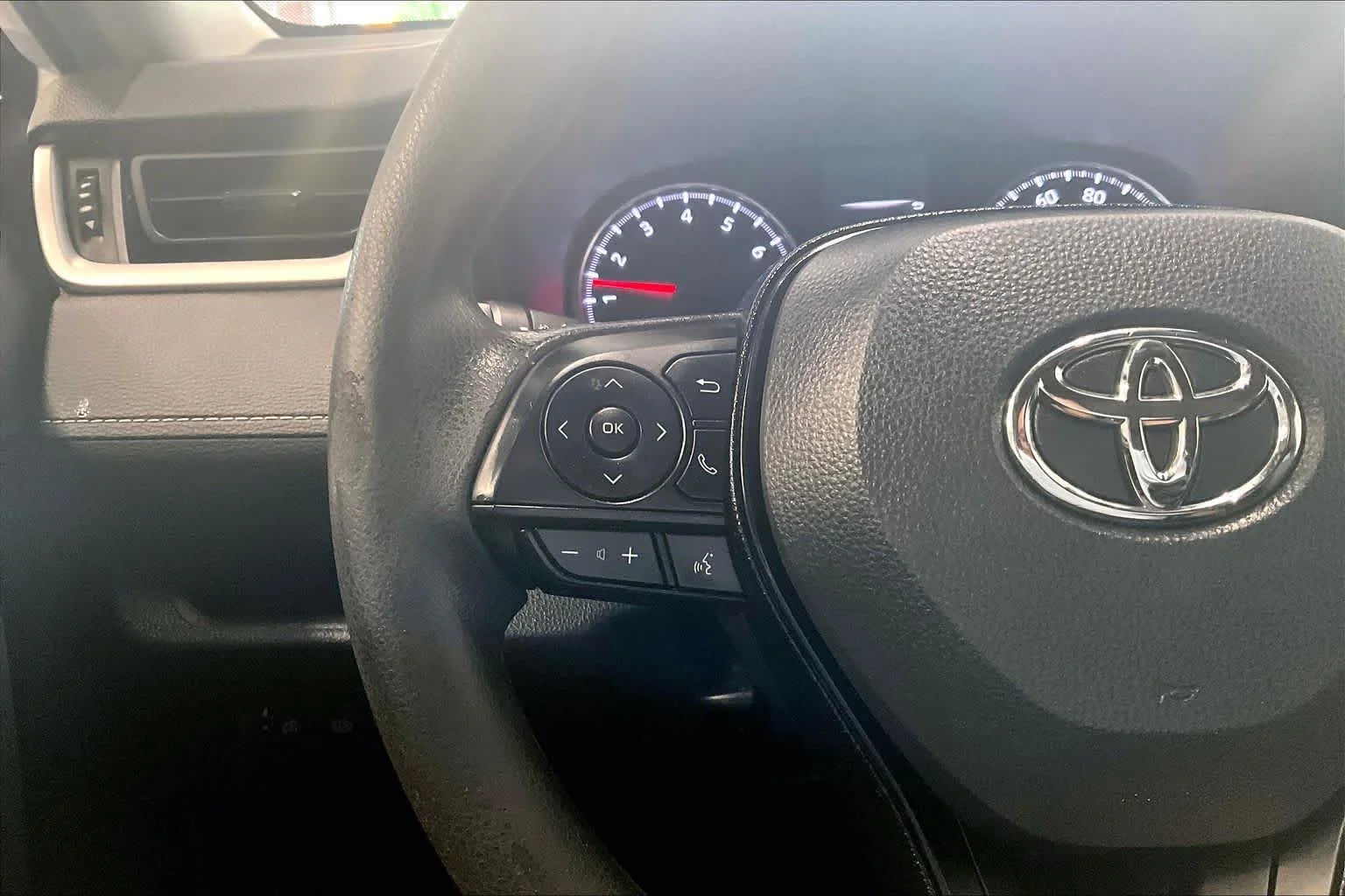 Used 2020 Super White Toyota XLE image 24