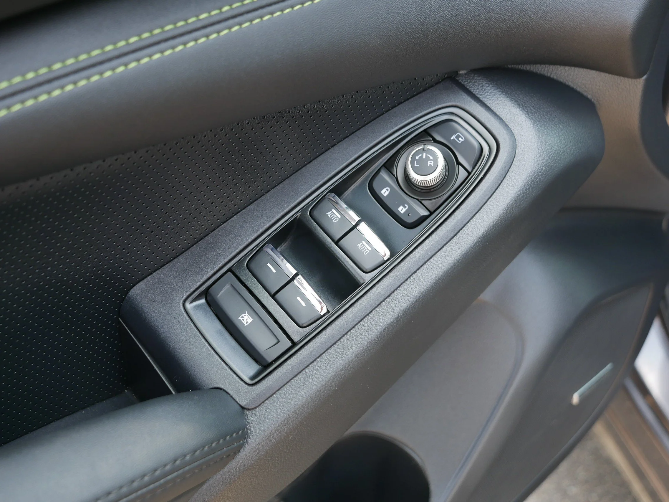 Used 2025 Magnetite Gray Metallic Subaru Onyx Edition Touring image 19
