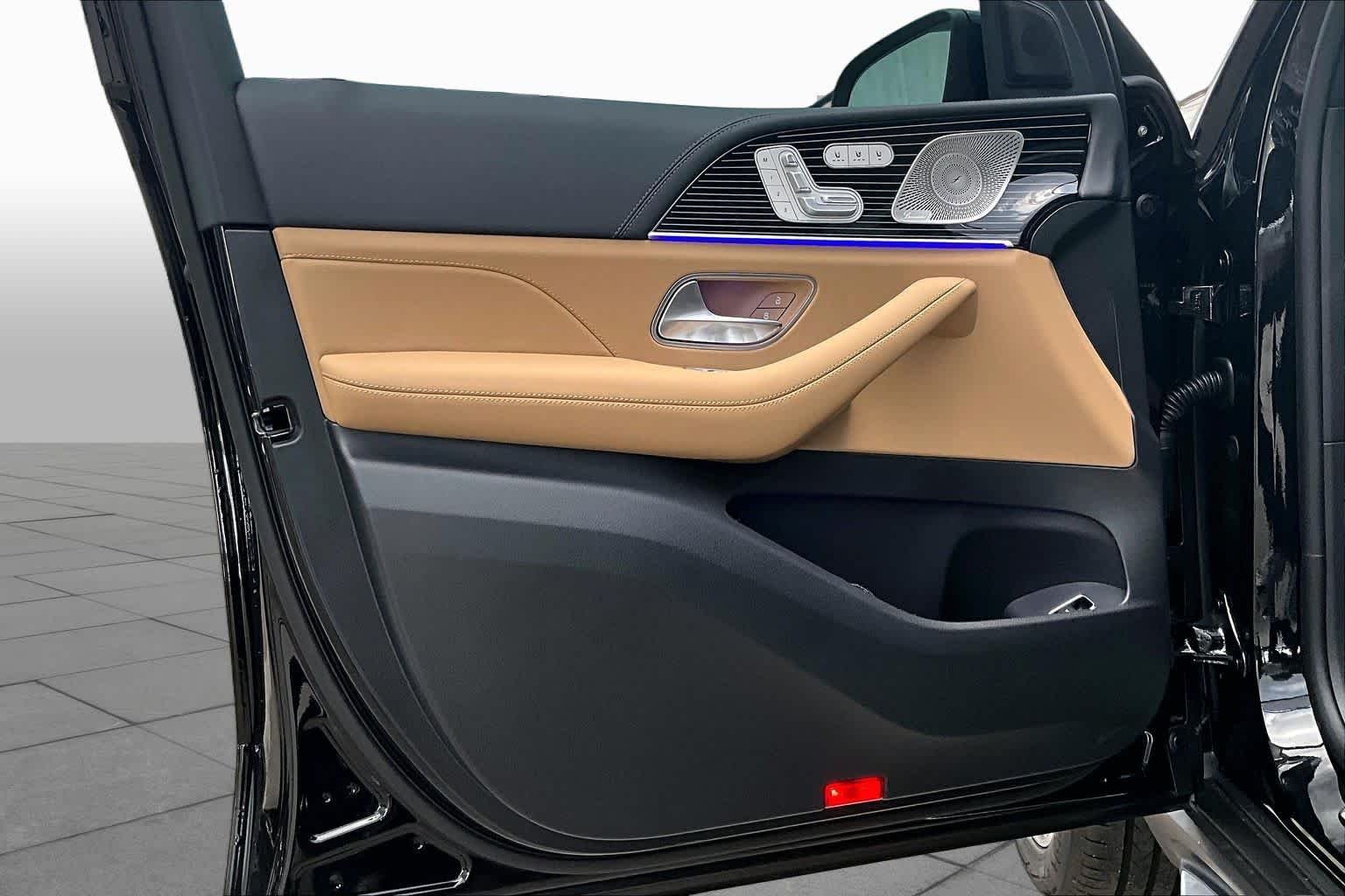 New 2026 Obsidian Black Metallic Mercedes-Benz GLS 580 image 15
