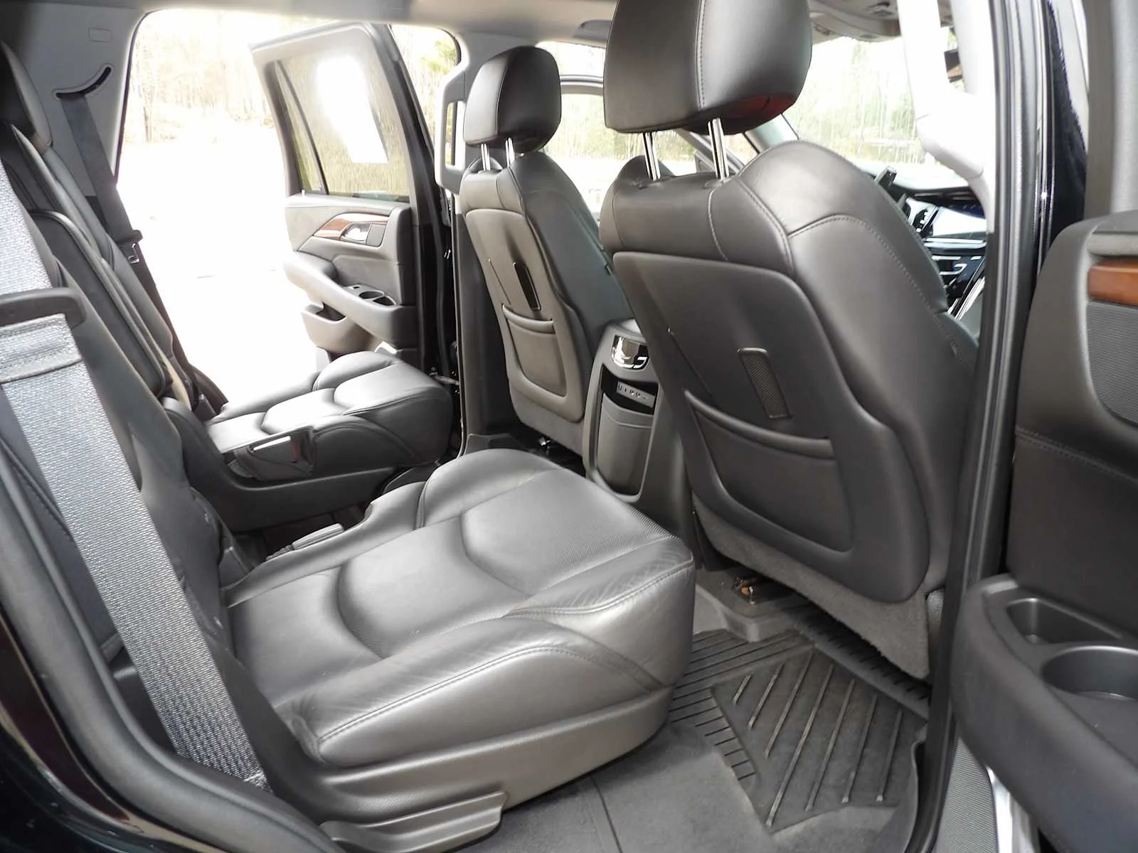 Used 2020 Black Cadillac Premium Luxury image 17
