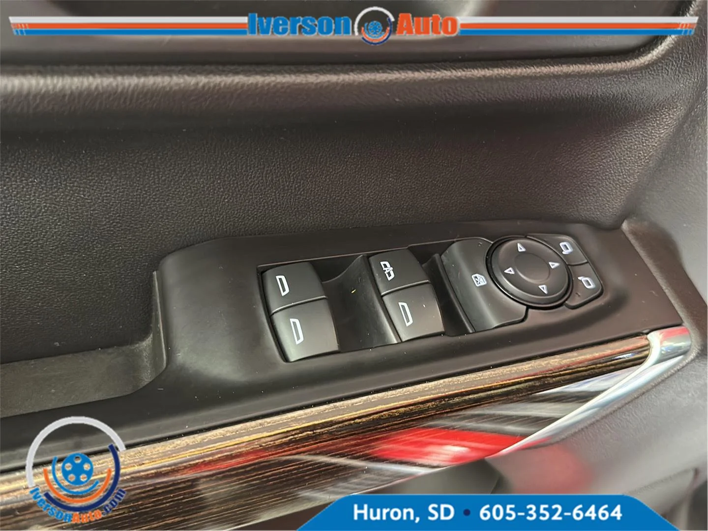 Used 2020 Cardinal Red GMC SLE image 14