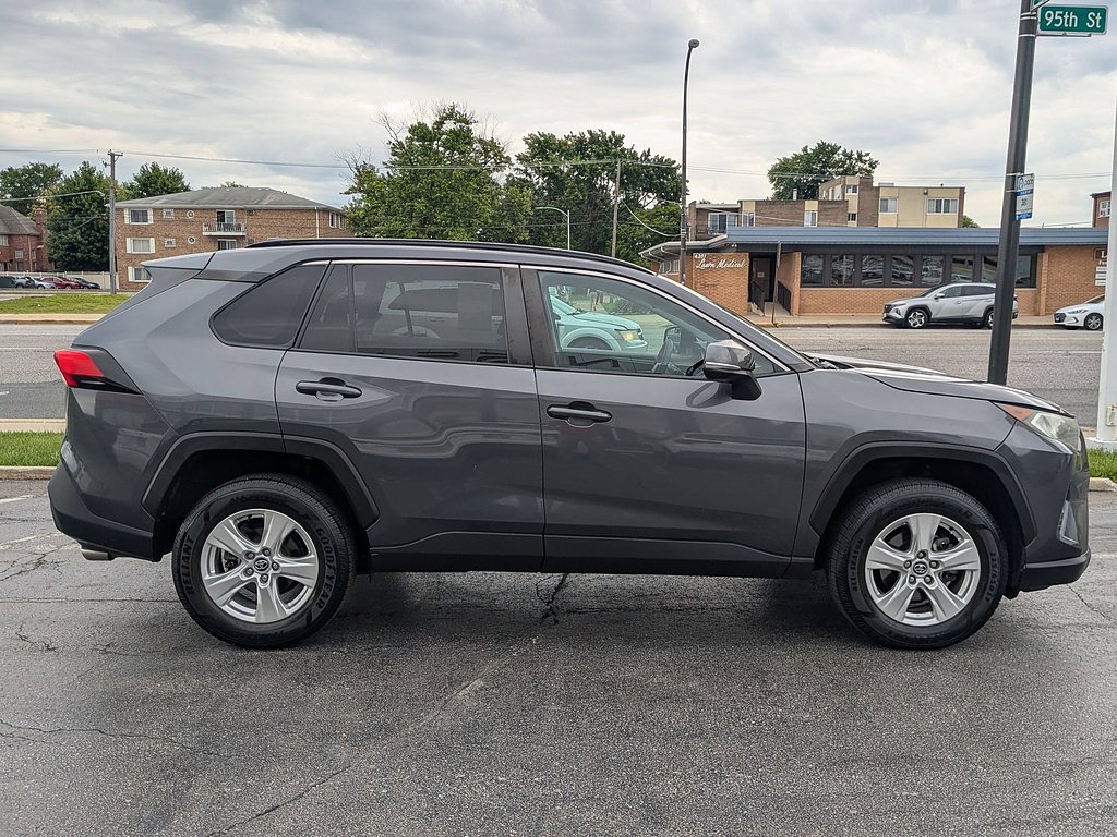 Used 2021 Midnight Black Metallic Toyota XLE image 4