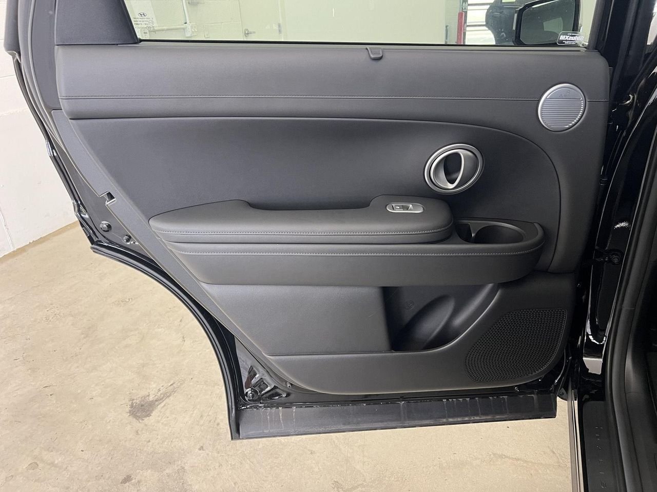 New 2027 Abyss Black Pearl Hyundai SEL 7P image 22