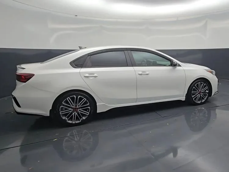 Used 2021  Kia GT Sedan 4D image 11