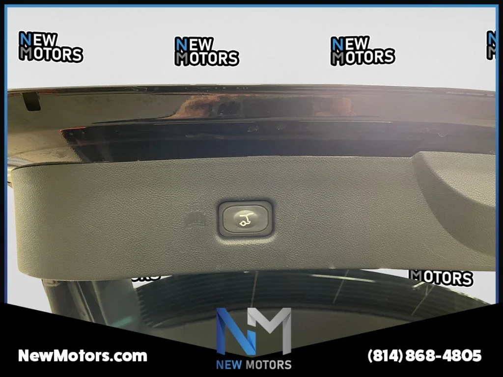 Used 2022 Black Metallic Lincoln Reserve image 17