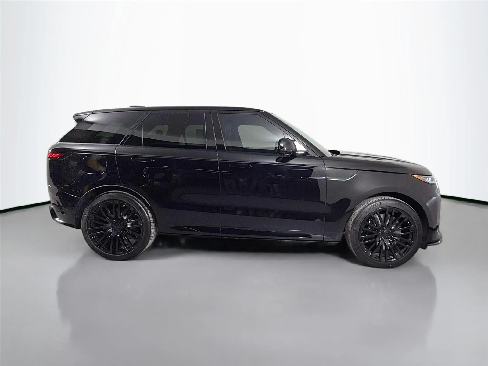New 2026 Narvik Black LAND ROVER SV Black V8 P635 image 4