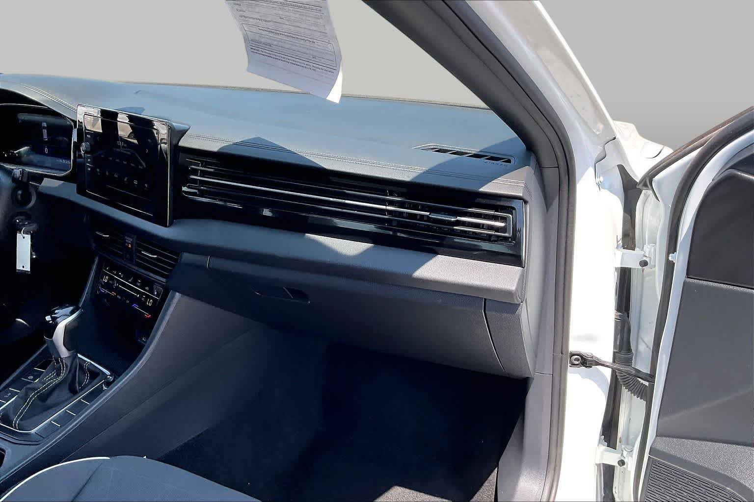Used 2025 Pure White Volkswagen Sport image 17