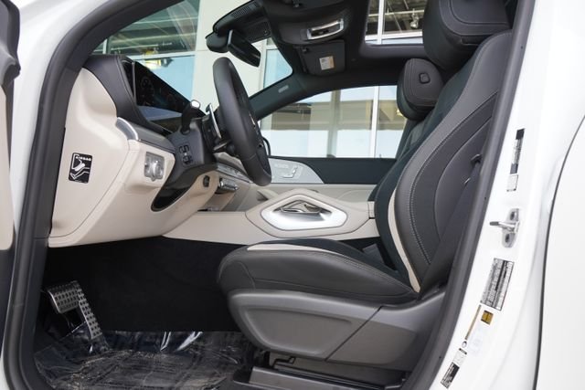 New 2026 MANUFAKTUR Moonlight White Metallic Mercedes-Benz AMG® GLE 53 4MATIC+ Coupe image 33