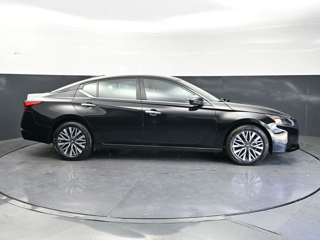 2025 Nissan Altima SV - Photo 4