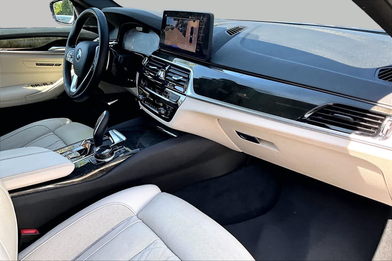 Used 2021 Phytonic Blue Metallic BMW 540i image 19