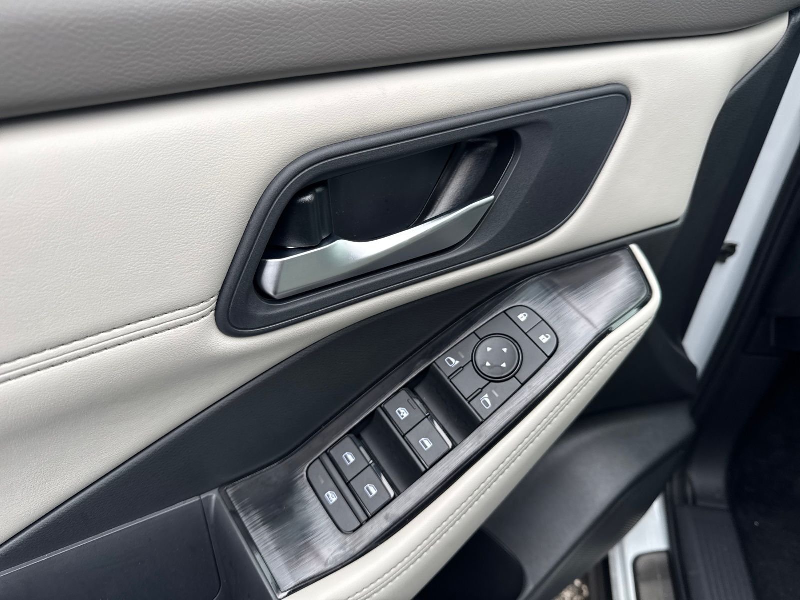 New 2026 Nissan Rogue SV 4D Sport Utility