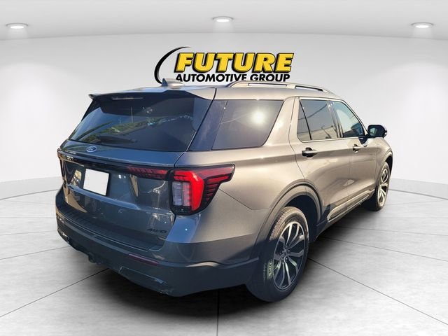 Used 2025 Gray Ford ST-Line image 3