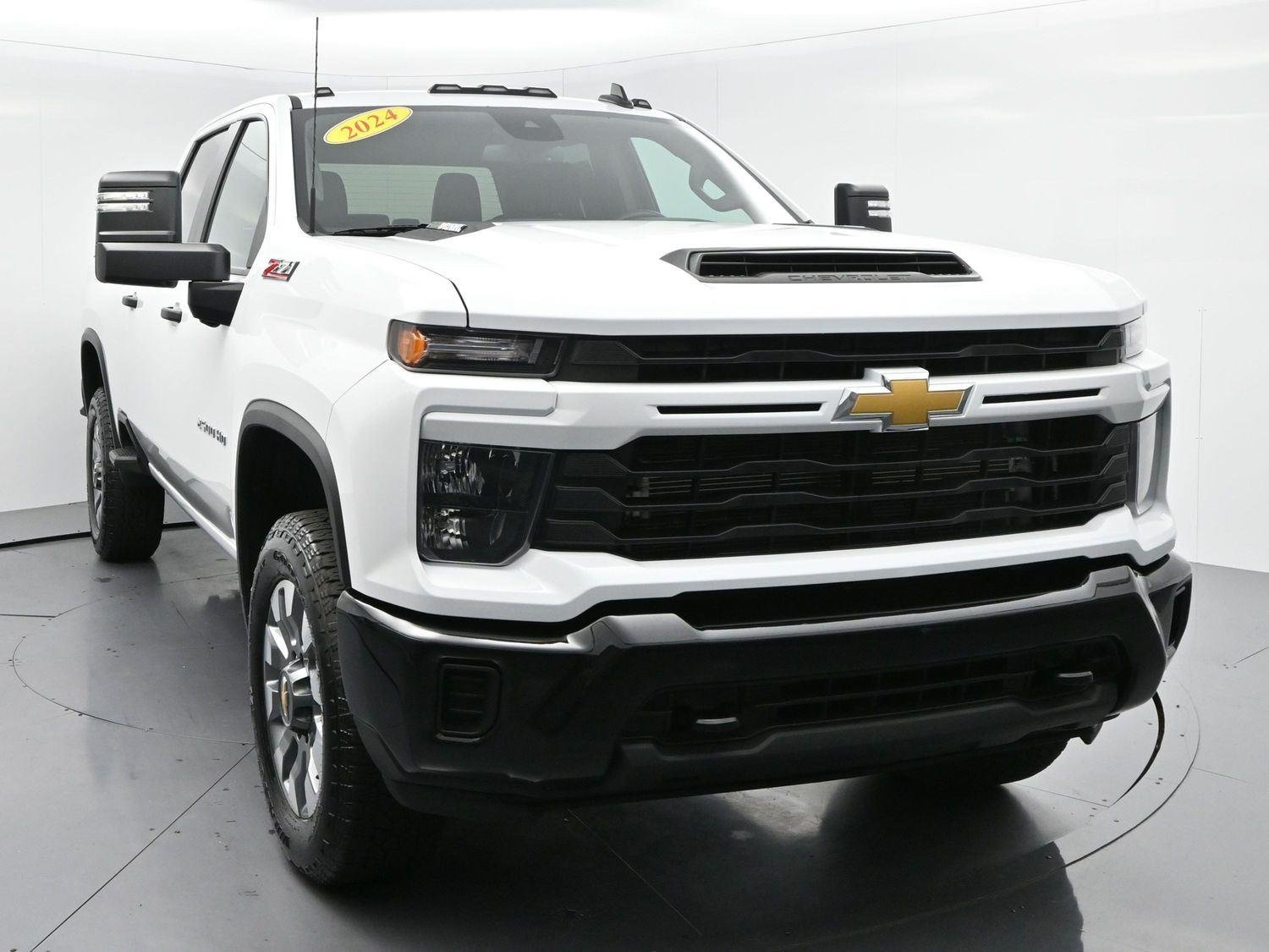 Used 2024 Summit White Chevrolet Custom image 2