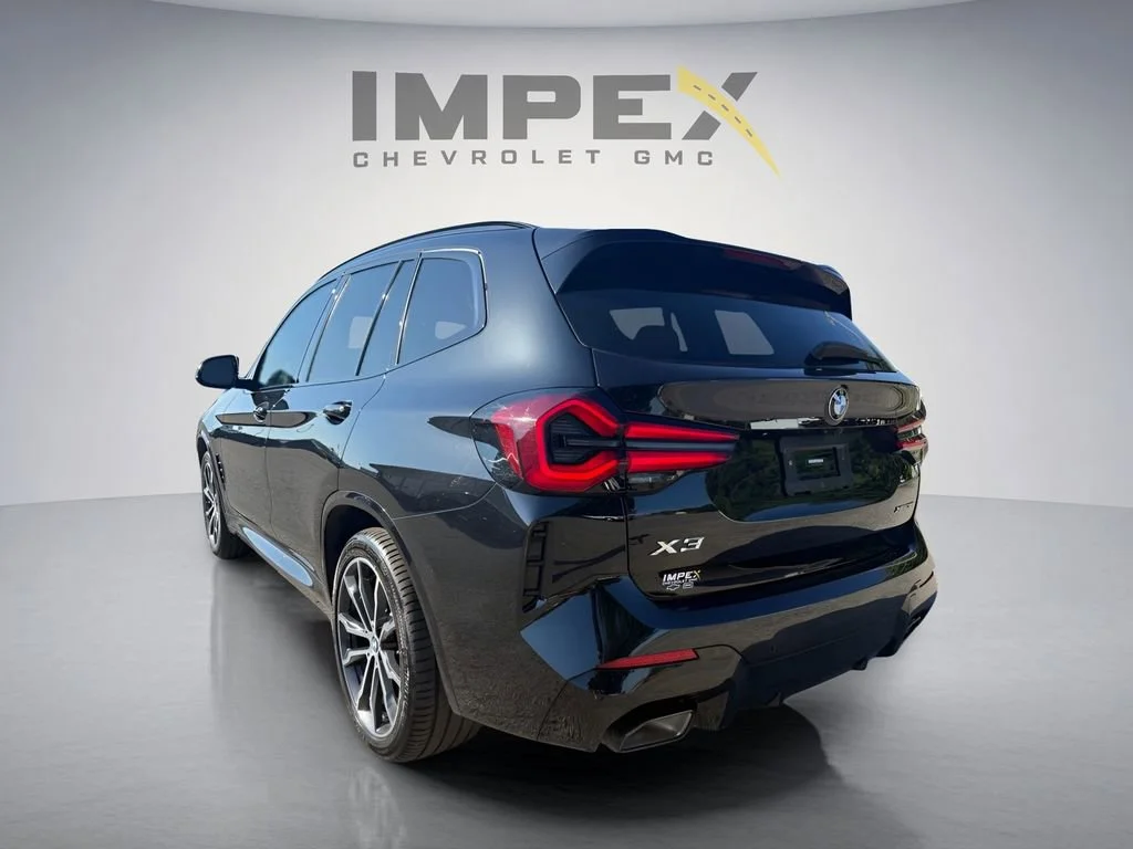 Used 2023  BMW xDrive30i image 3