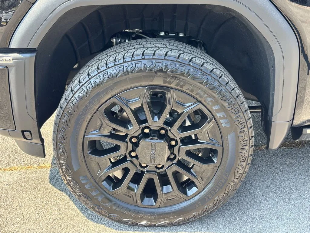 New 2026 Onyx Black GMC Denali Ultimate image 10