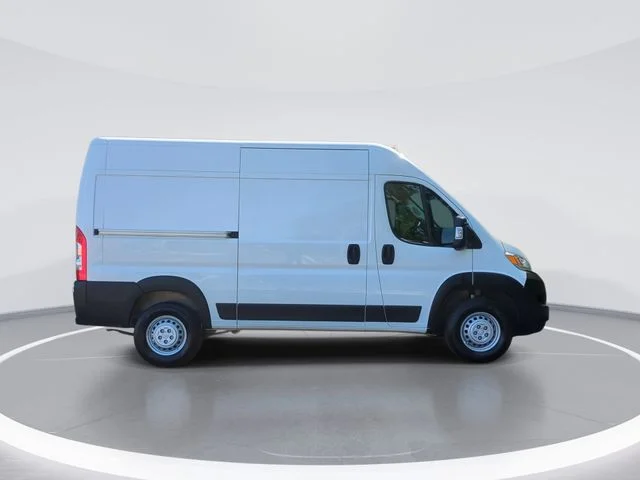 Used 2025 White Ram High Roof image 9