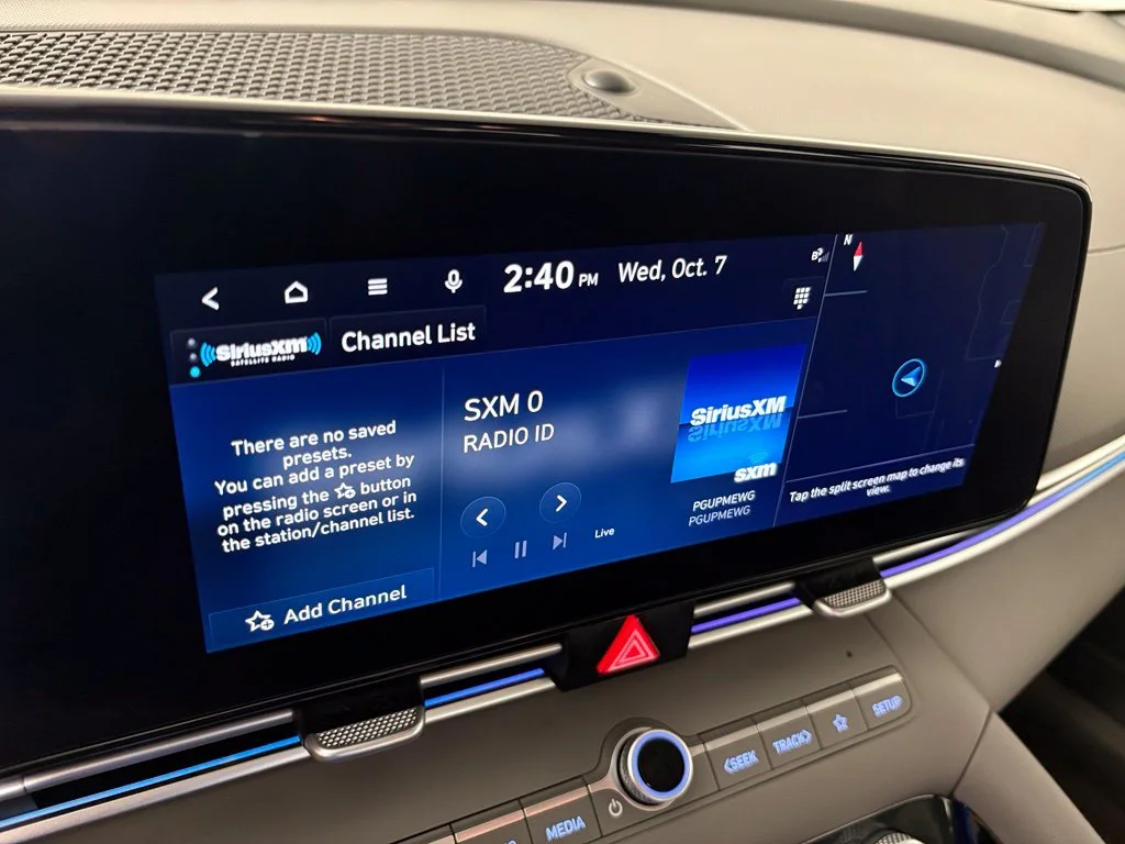 Used 2024 White Hyundai SEL image 26