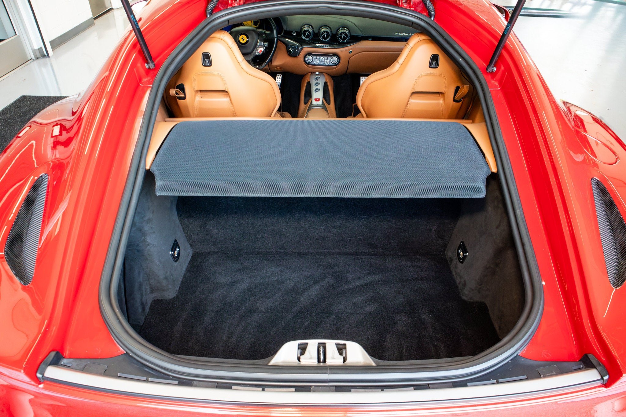 Used 2013 Rosso Berlinetta Ferrari  image 5