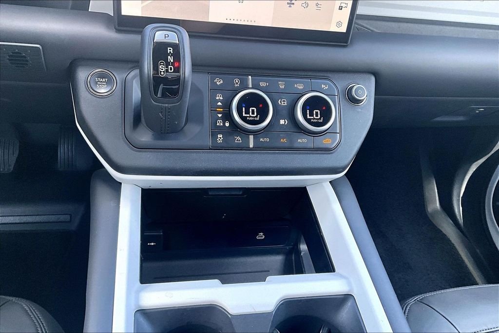 Certified Used 2025 Fuji White Land Rover X-Dynamic SE image 23