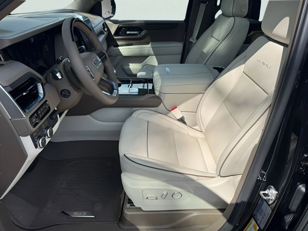 2026 GMC Yukon Denali - Photo 8