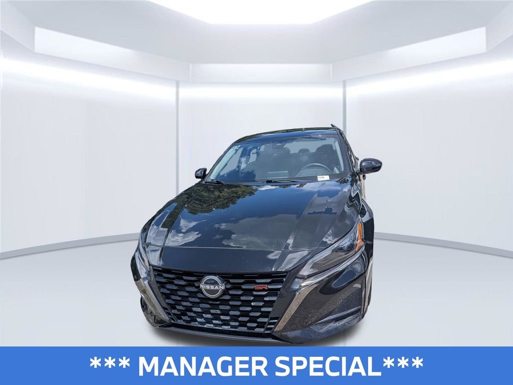 Used 2025 Black Nissan 2.5 SR image 2