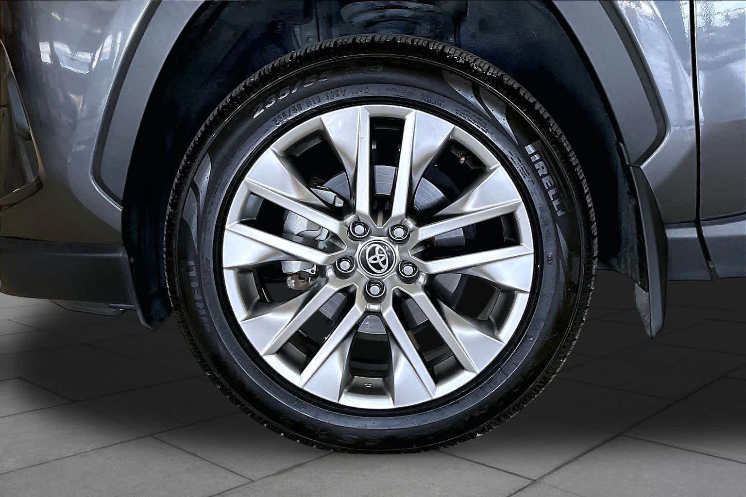 Used 2023 Magnetic Gray Metallic Toyota XLE Premium image 10