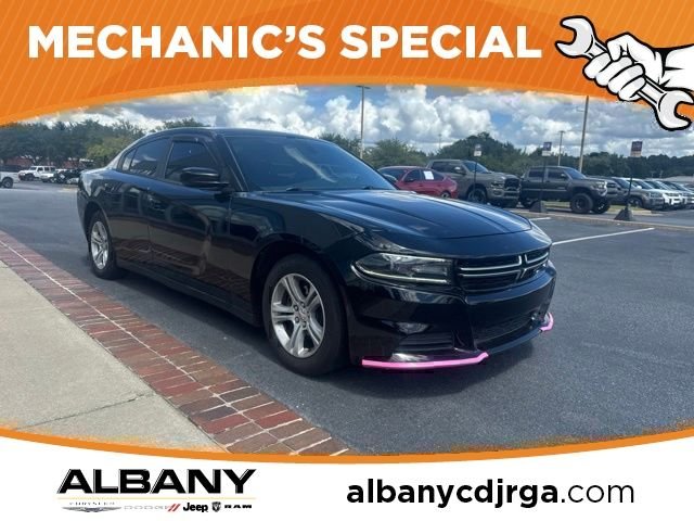 Used 2016 Silver Dodge SE image 1