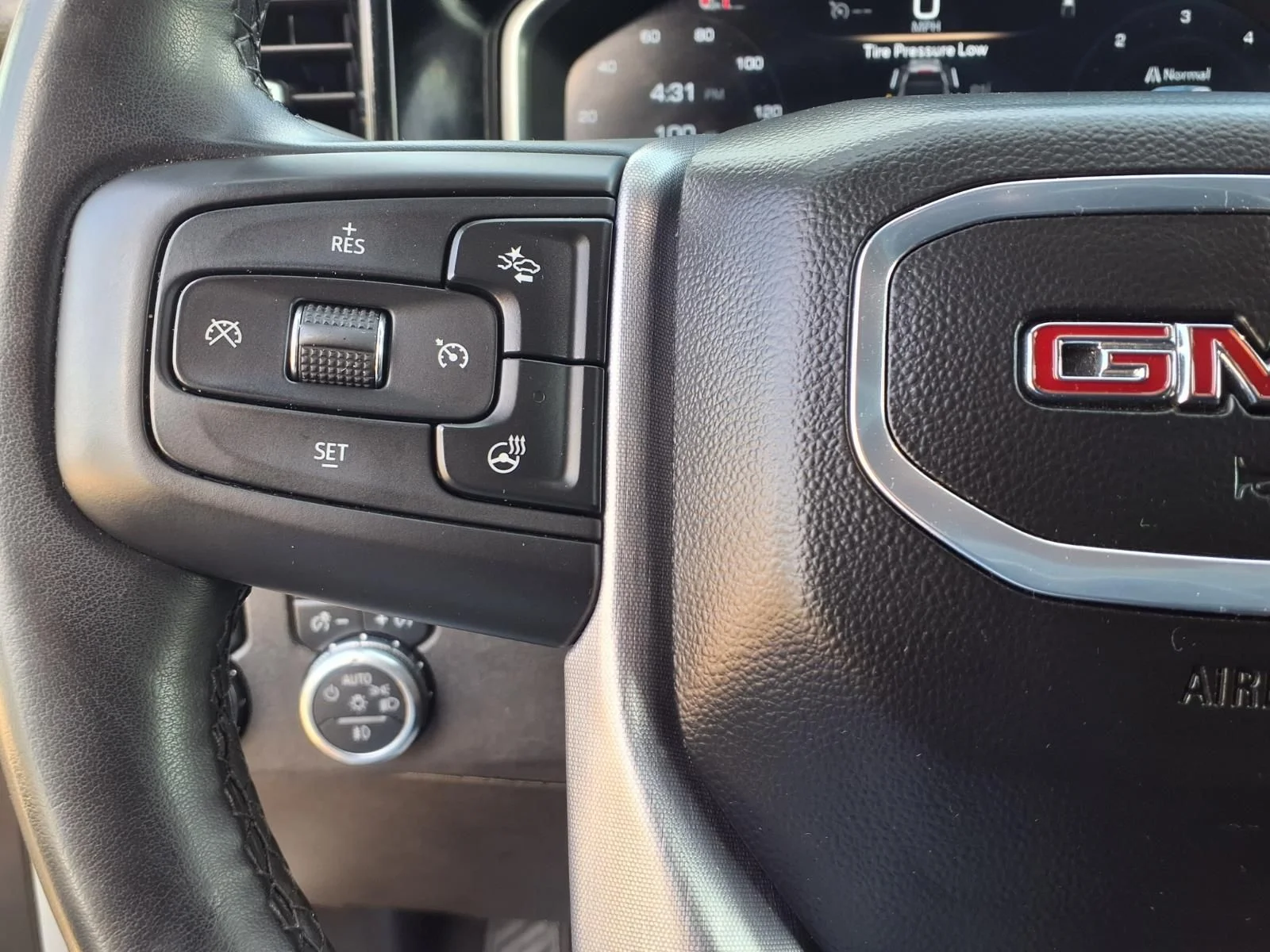 Used 2024 White GMC SLT image 15