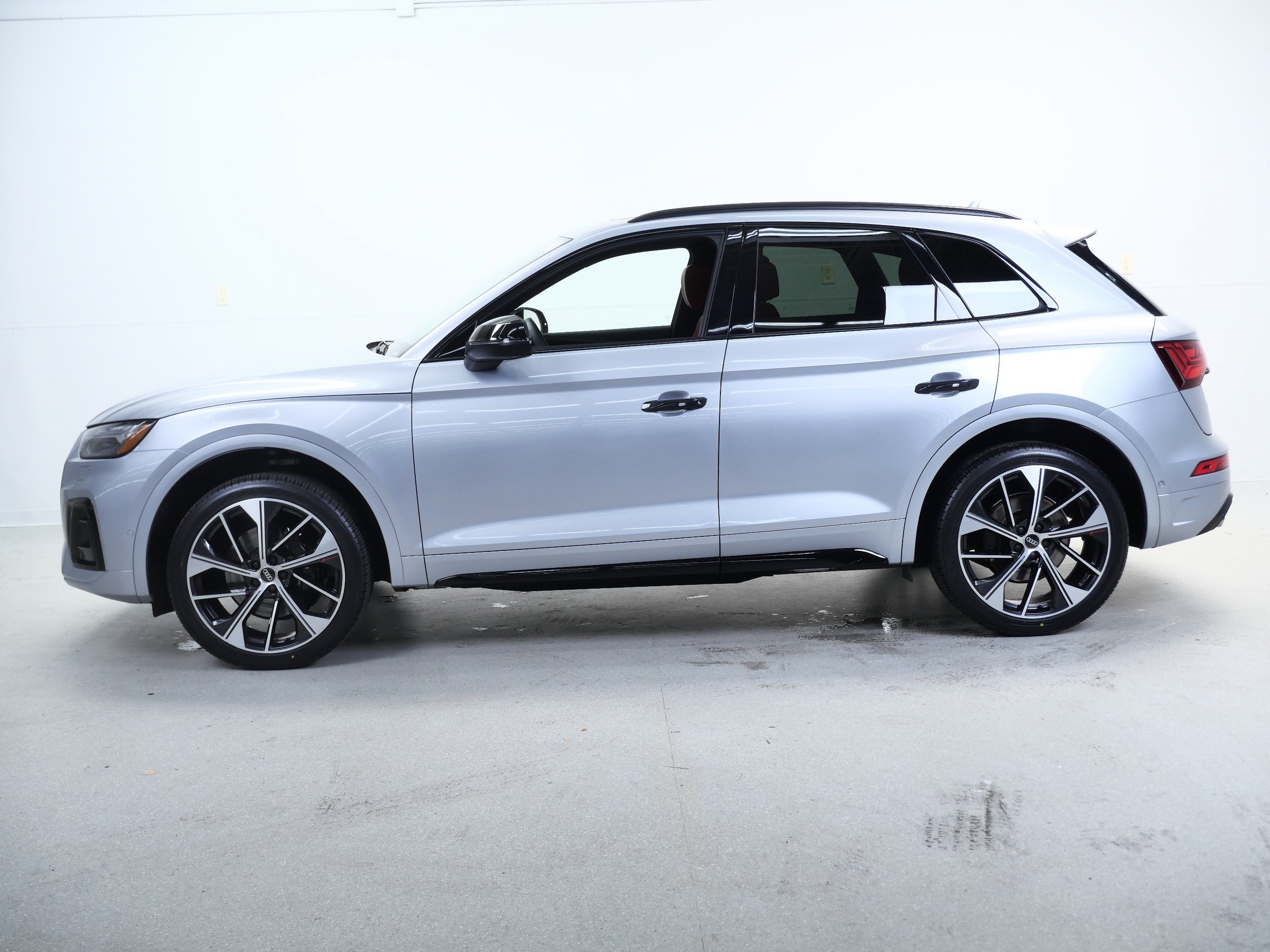 Used 2023 Florett Silver Metallic Audi Prestige image 10