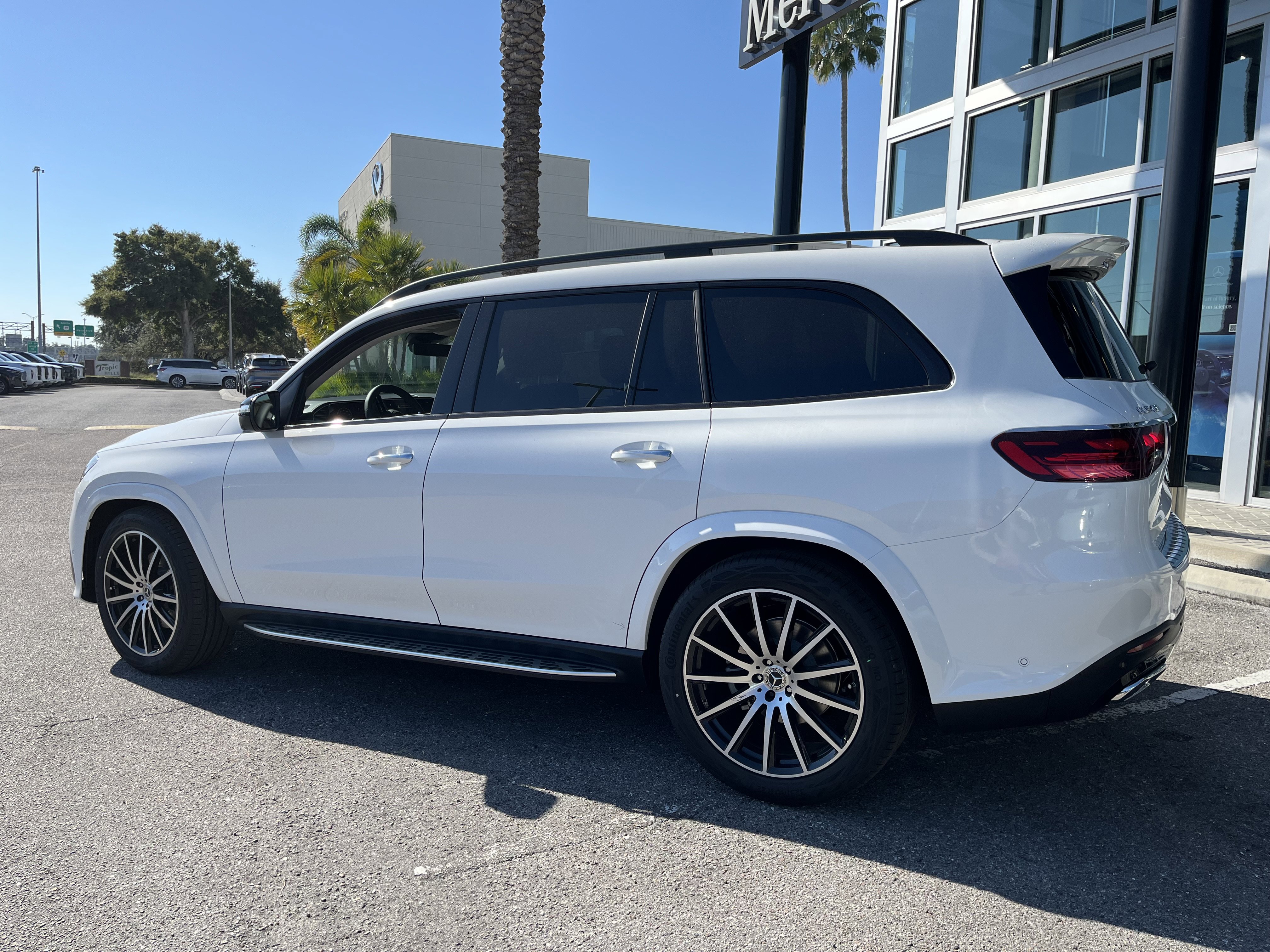 New 2026 POLAR WHITE Mercedes-Benz GLS 450 image 4