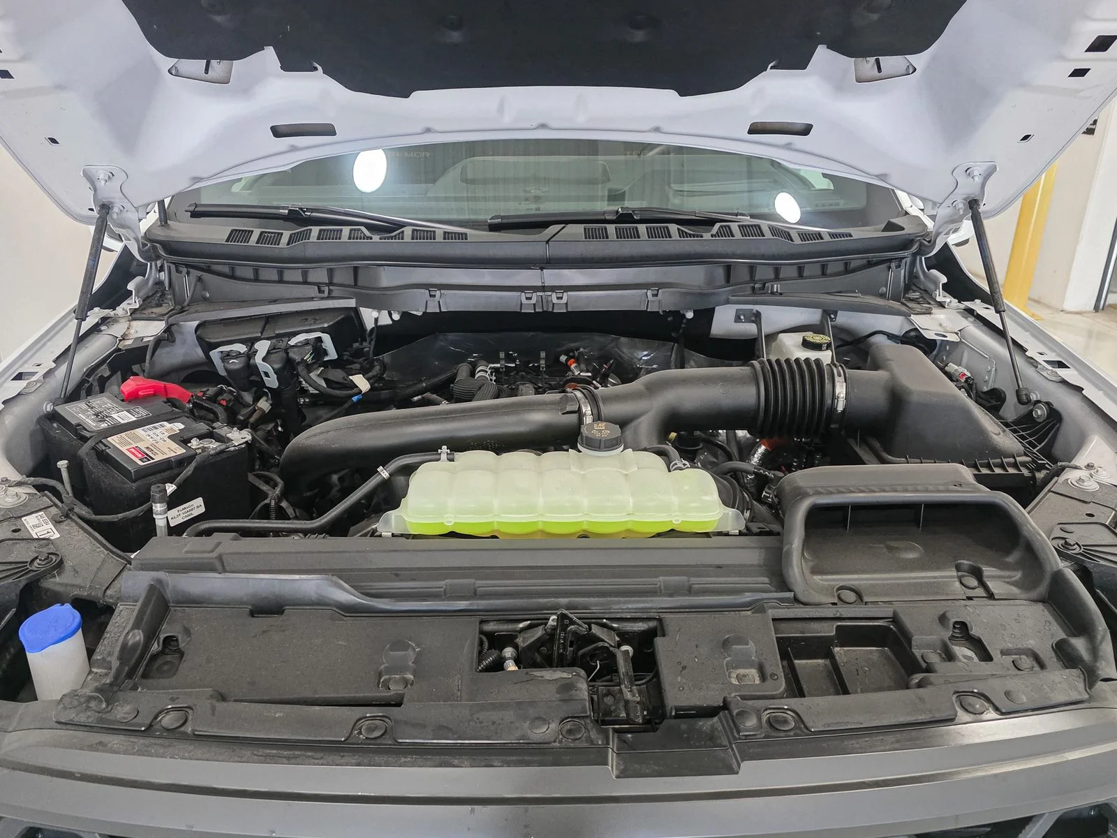 New 2025 Oxford White Ford Tremor® image 16